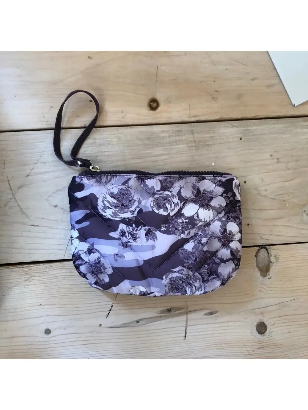 Cynthia Rowley EUC Women's Large Quilted Purple Floral Camo Weekender Bag